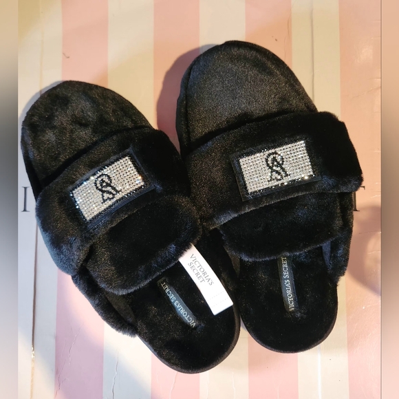 Victoria's Secret Black Slippers with Logo size Small NWT - Picture 2 of 6